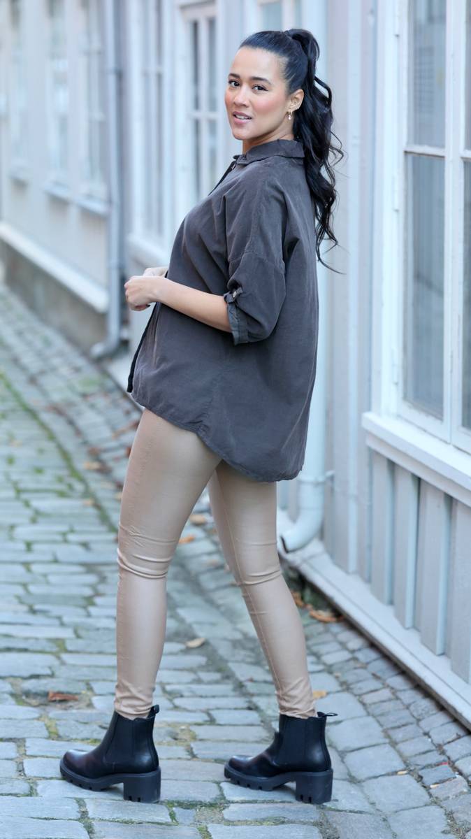Nectar Clothing - Julie Babycord Shirt - Chocolate