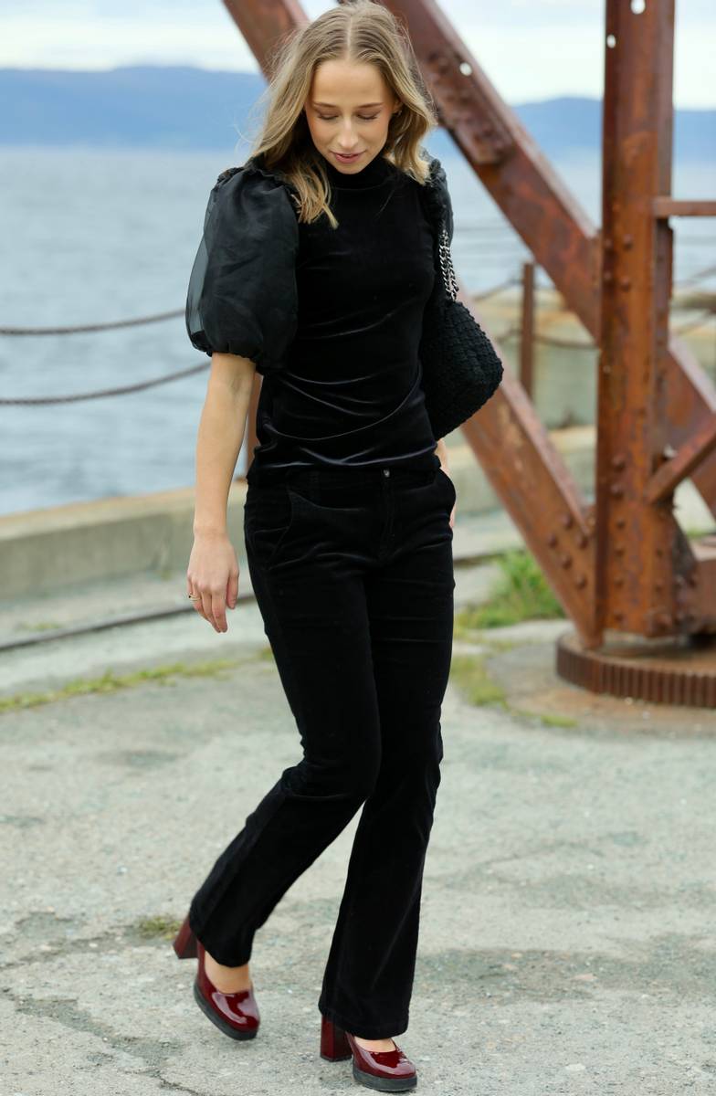 Katrin Uri - Pixie Blouse Outfit